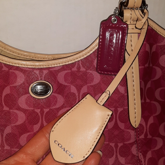 Sold COACH peyton XL Signature Dream C Tote - Picture 4 of 8
